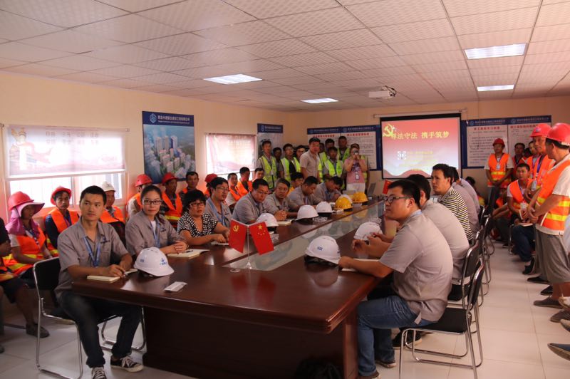 黨建做抓手，法律服務(wù)送工地(圖1)