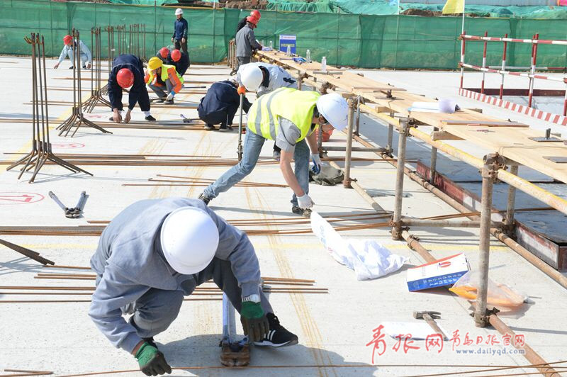 比速度拼質(zhì)量！青島農(nóng)民工建筑技能大比拼(圖3)