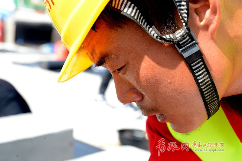 比速度拼質(zhì)量！青島農(nóng)民工建筑技能大比拼(圖6)