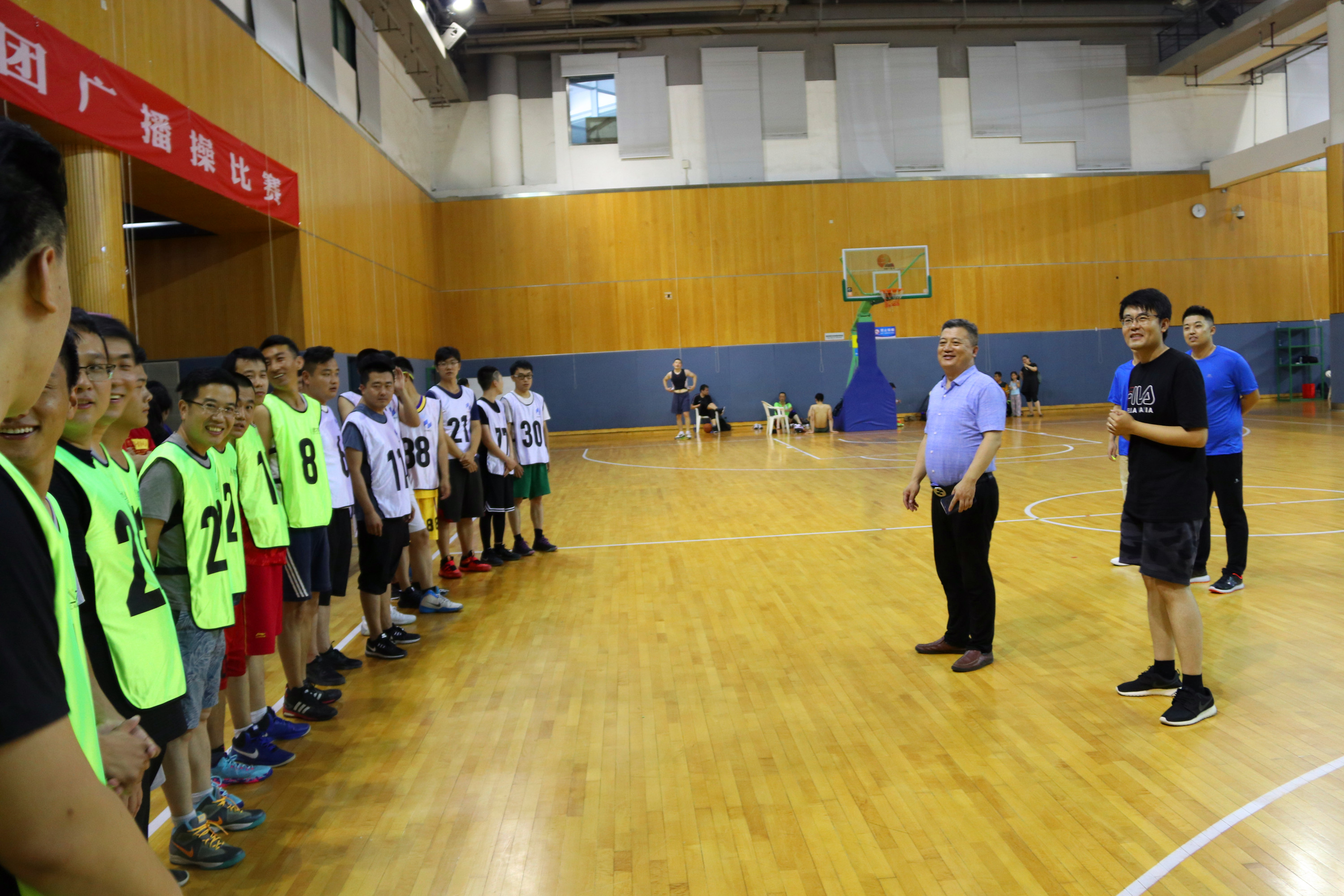 “中建聯(lián)合杯”暨德才集團籃球邀請賽火熱來襲(圖1)
