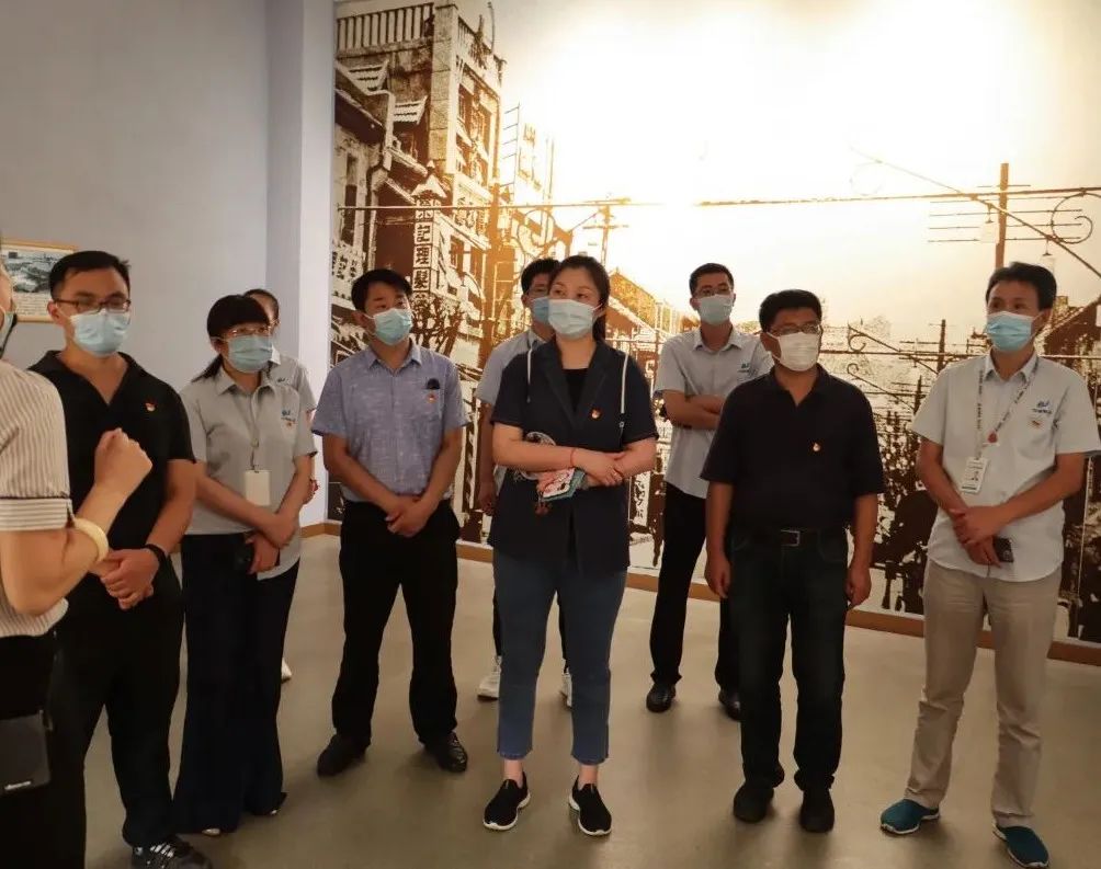 銘記黨史，砥礪前行|支部共建走進(jìn)青島市博物館(圖2)