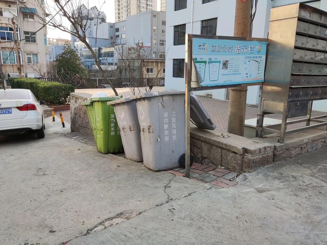 青島市城市更新和城市建設(shè)總指揮部對(duì)中建聯(lián)合市南區(qū)金湖路海洋特色街區(qū)項(xiàng)目開展觀摩(圖11)